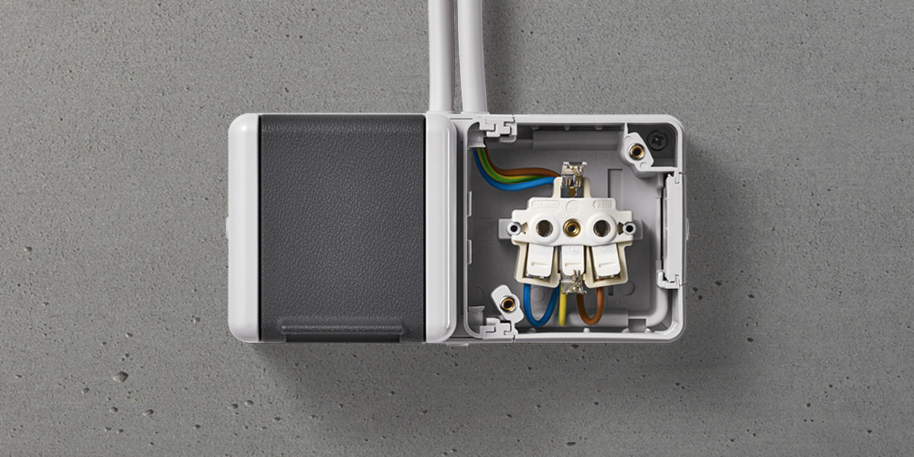 Doppelsteckdose mit Trennsteg bei Elektroservice Höhnel GmbH in Altenberg